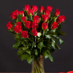 12 Valentine Red Roses